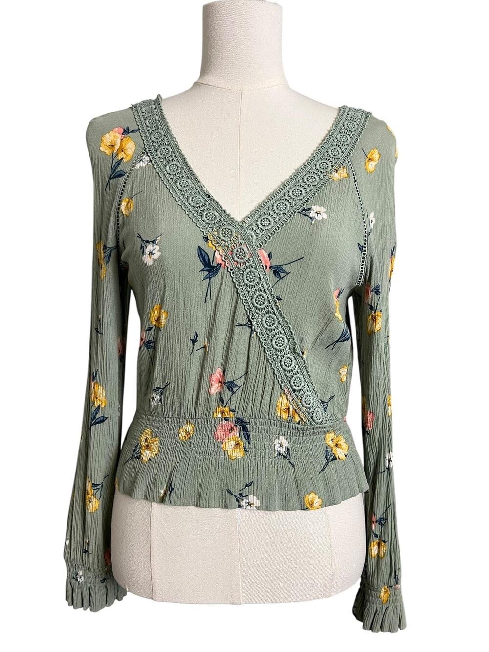 H&M Divided Floral Peplum Blouse Women's Size 4 Sage Green Tie Front Top